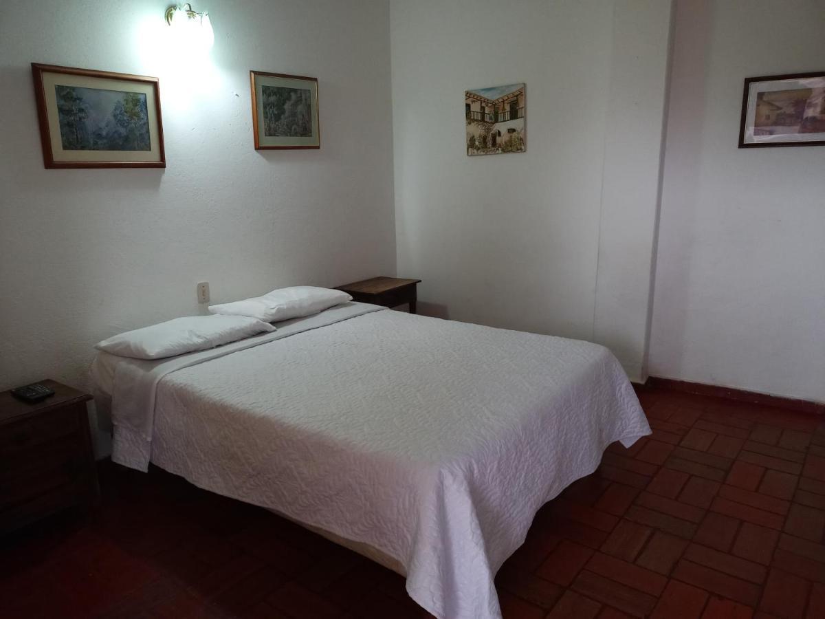 Hospederia La Roca Plaza Principal Bed & Breakfast Boyaca Exterior photo