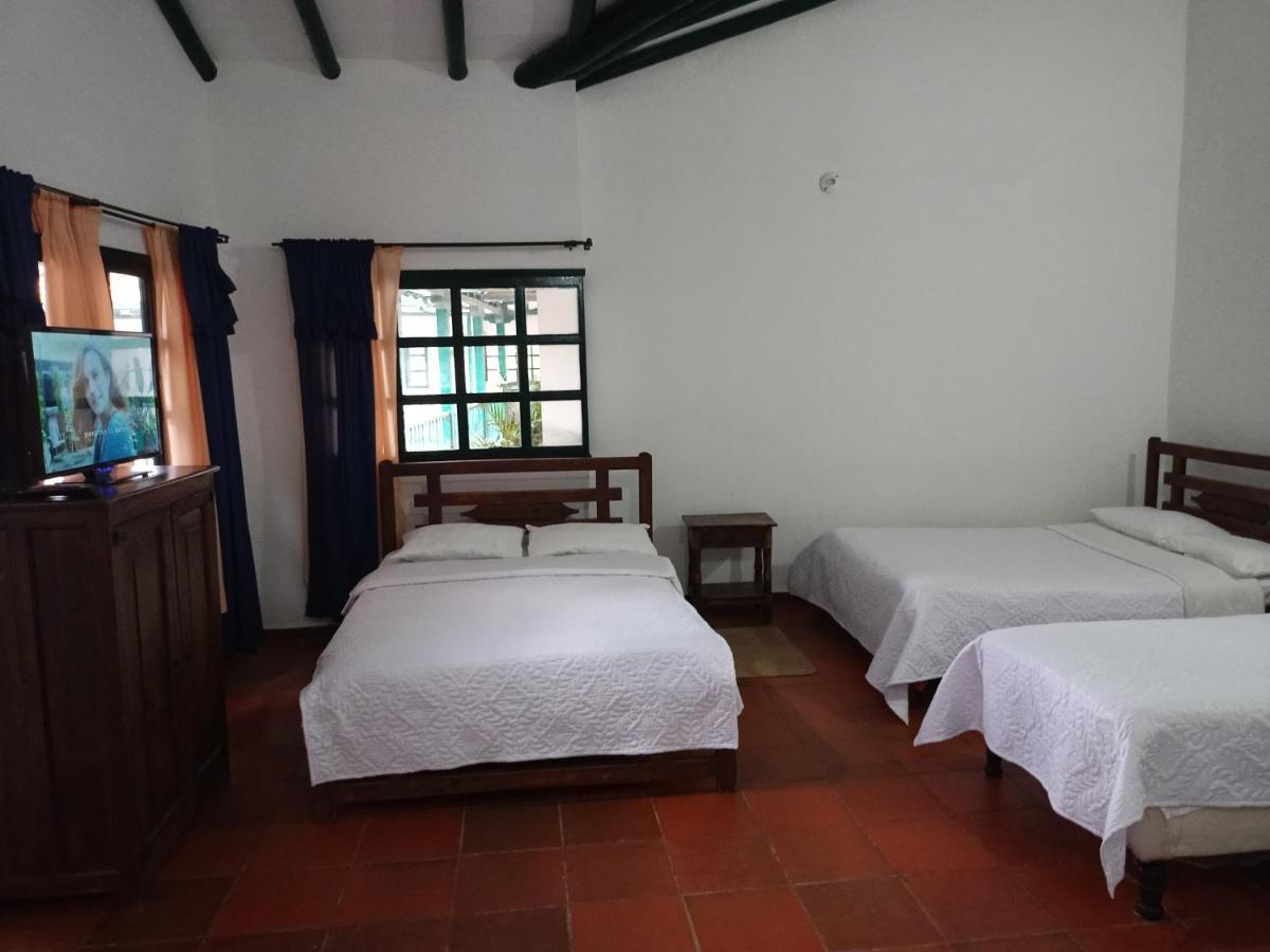 Hospederia La Roca Plaza Principal Bed & Breakfast Boyaca Exterior photo