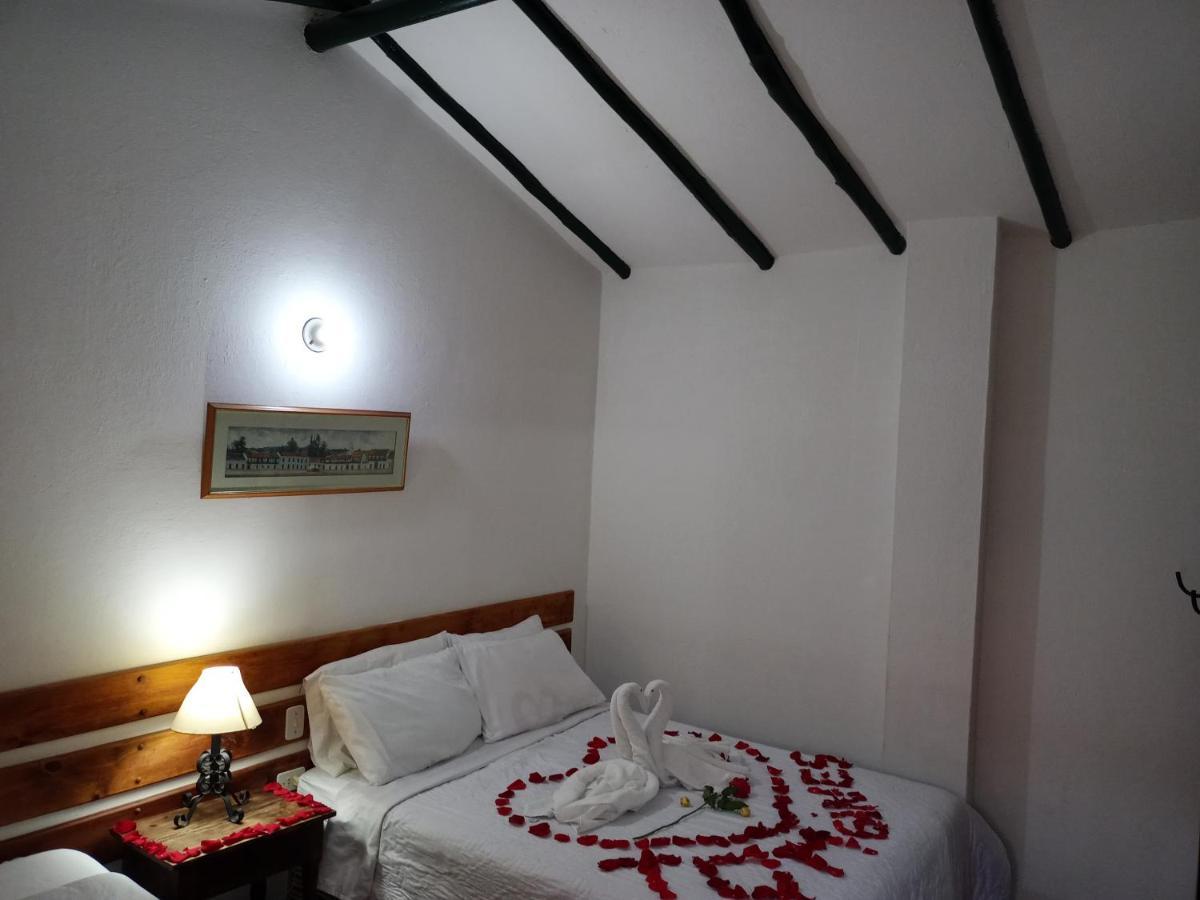 Hospederia La Roca Plaza Principal Bed & Breakfast Boyaca Exterior photo