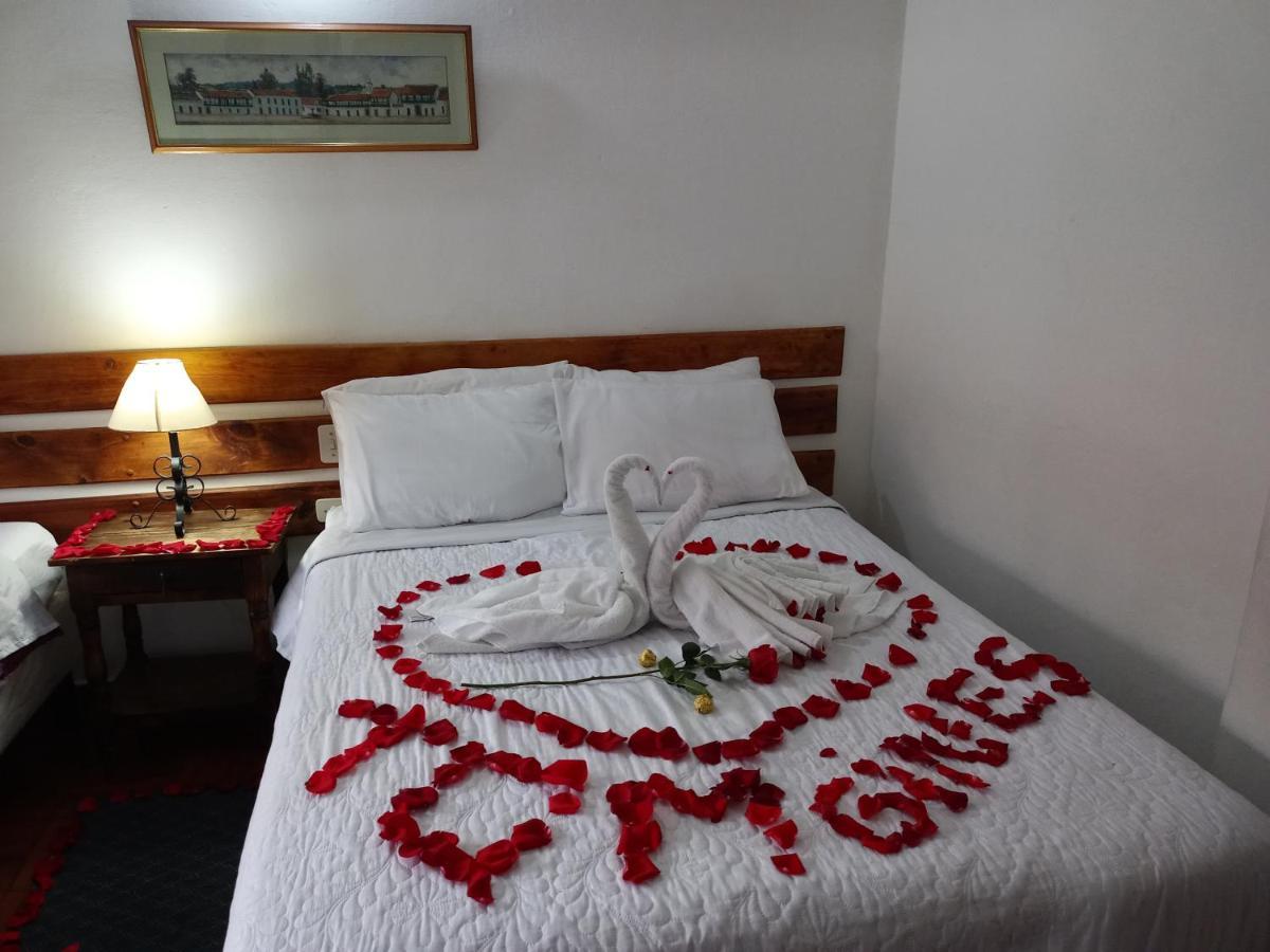 Hospederia La Roca Plaza Principal Bed & Breakfast Boyaca Exterior photo